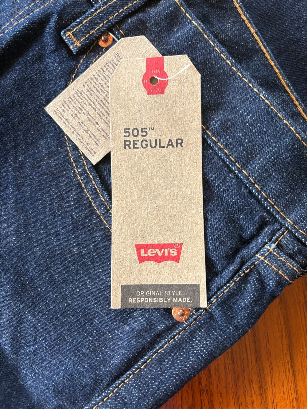 Levi's Men's Jeans - Dark Indigo with Contrast Stitching